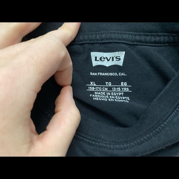 𝅺LEVI’S red tab logo black basic t-shirt youth - Picture 5 of 6